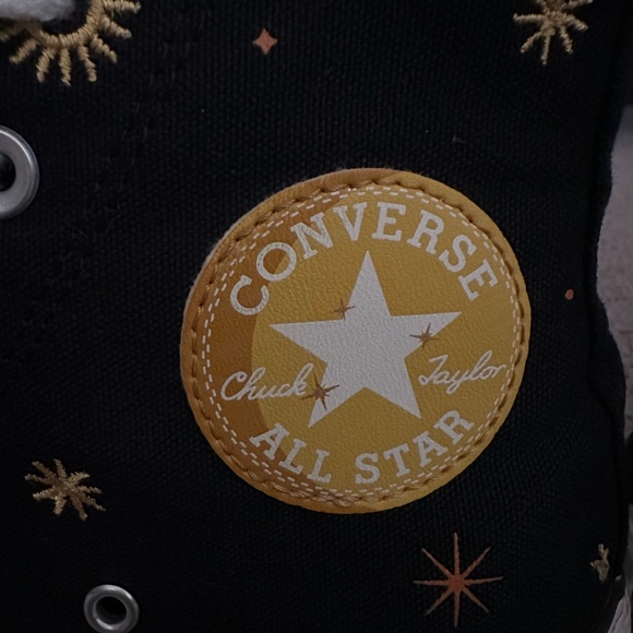 Limited Addition Star Converse - Picture 2 of 4